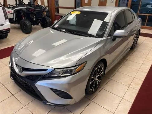 2018 Toyota Camry SE FWD photo