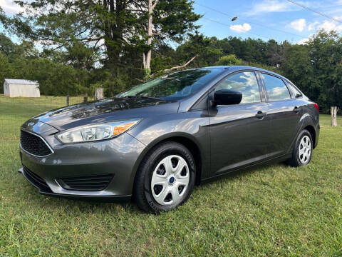 2018 Ford Focus S FWD photo