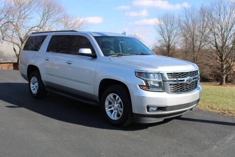 2017 Chevrolet Suburban LT 4WD photo