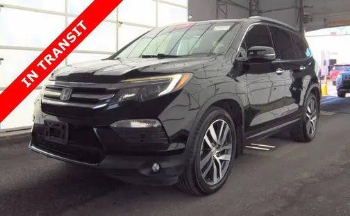 2017 Honda Pilot Touring FWD photo