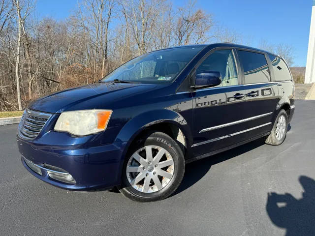 2015 Chrysler Town and Country Touring FWD photo