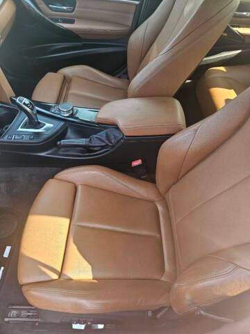2017 BMW 3 Series 330i RWD photo
