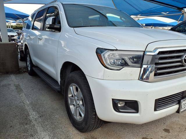 2018 Toyota Sequoia SR5 4WD photo