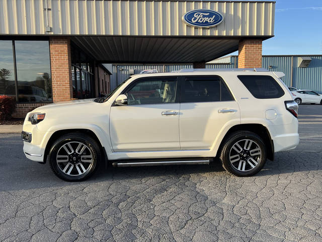 2018 Toyota 4Runner Limited 4WD photo