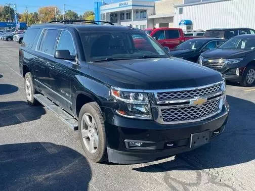 2018 Chevrolet Suburban LT 4WD photo