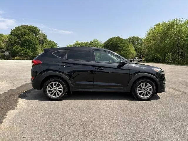 2017 Hyundai Tucson SE FWD photo