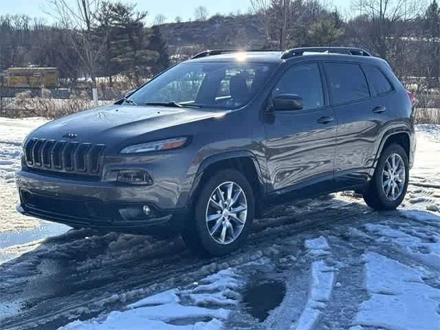 2018 Jeep Cherokee Latitude Tech Connect 4WD photo