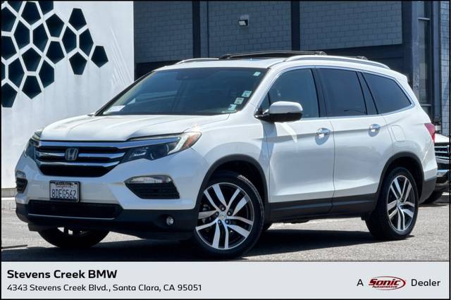 2017 Honda Pilot Touring FWD photo