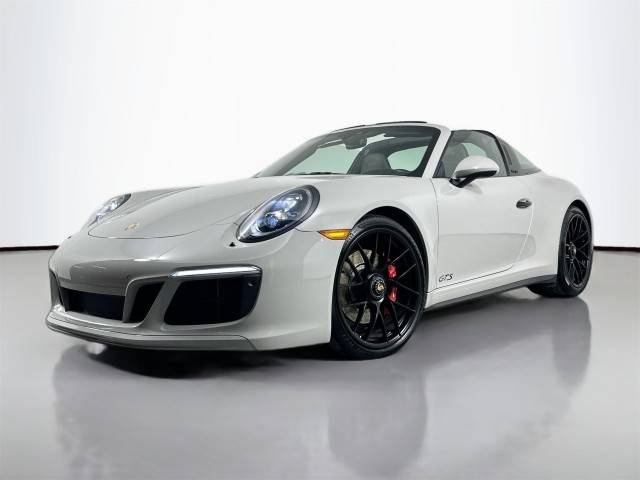 2018 Porsche 911 4 GTS AWD photo