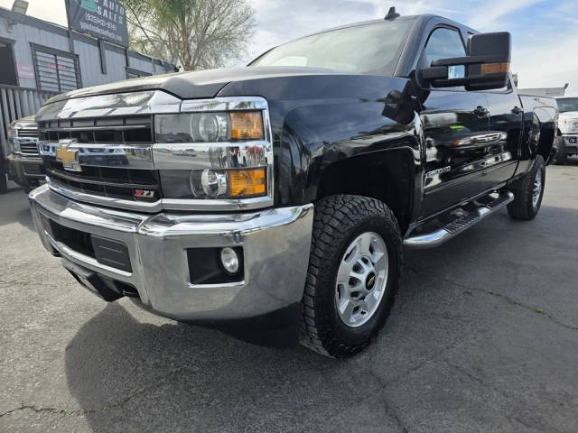2018 Chevrolet Silverado 2500HD LT 4WD photo