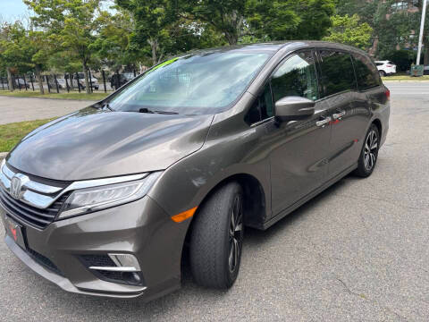 2018 Honda Odyssey Elite FWD photo