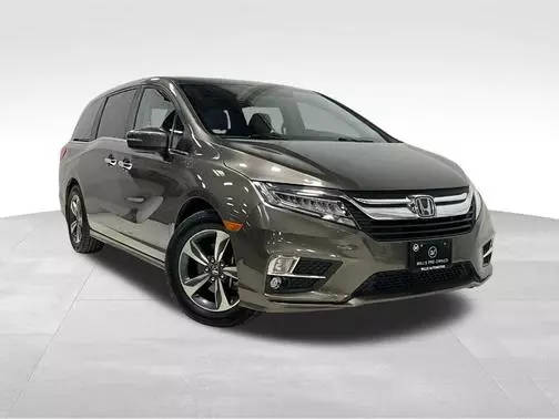 2018 Honda Odyssey Touring FWD photo