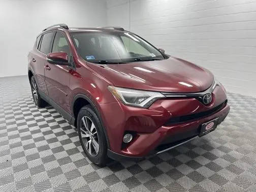 2018 Toyota RAV4 XLE AWD photo