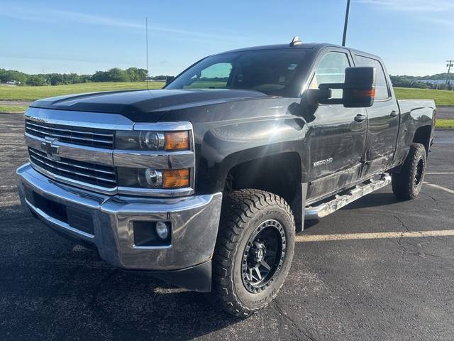 2018 Chevrolet Silverado 2500HD LT 4WD photo