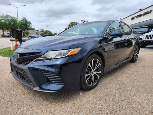 2018 Toyota Camry SE FWD photo