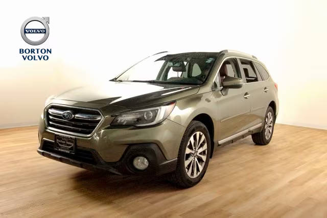 2018 Subaru Outback Touring AWD photo