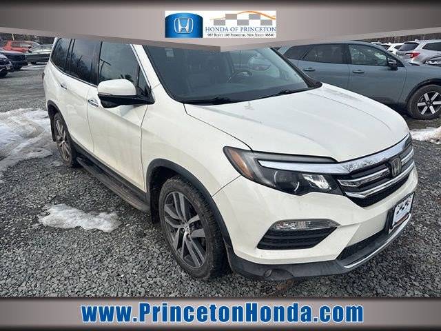 2017 Honda Pilot Touring AWD photo