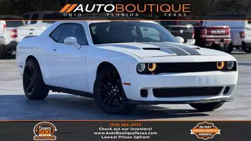 2018 Dodge Challenger SXT RWD photo