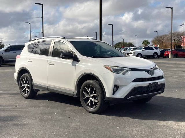 2018 Toyota RAV4 SE FWD photo