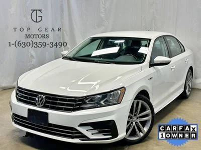 2018 Volkswagen Passat R-Line FWD photo