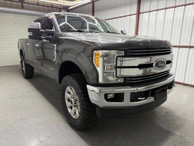 2017 Ford F-250 Super Duty Lariat 4WD photo