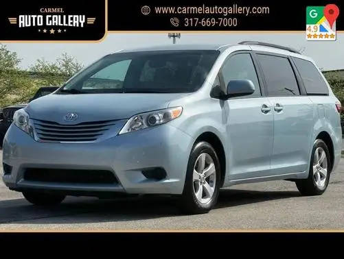 2017 Toyota Sienna LE FWD photo