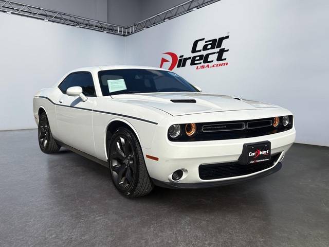 2018 Dodge Challenger SXT Plus RWD photo