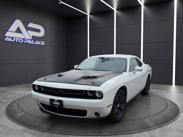 2018 Dodge Challenger SXT RWD photo