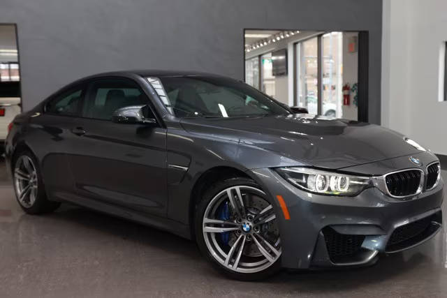 2018 BMW M4  RWD photo