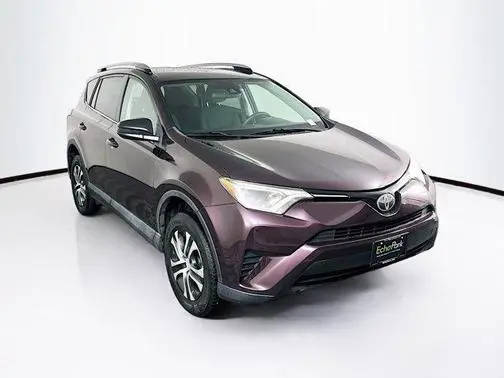 2018 Toyota RAV4 LE FWD photo
