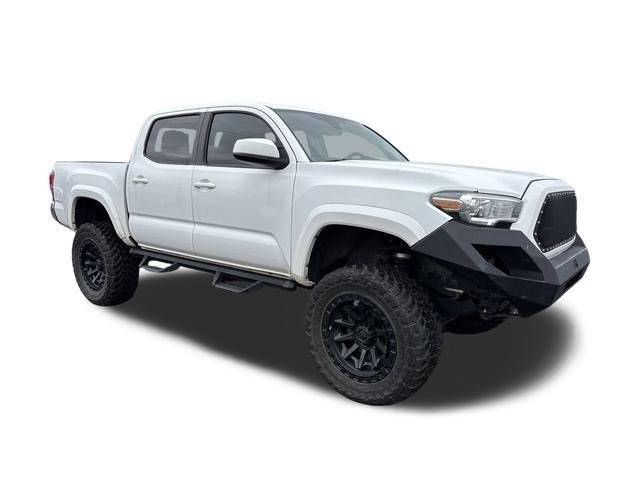 2018 Toyota Tacoma SR5 4WD photo