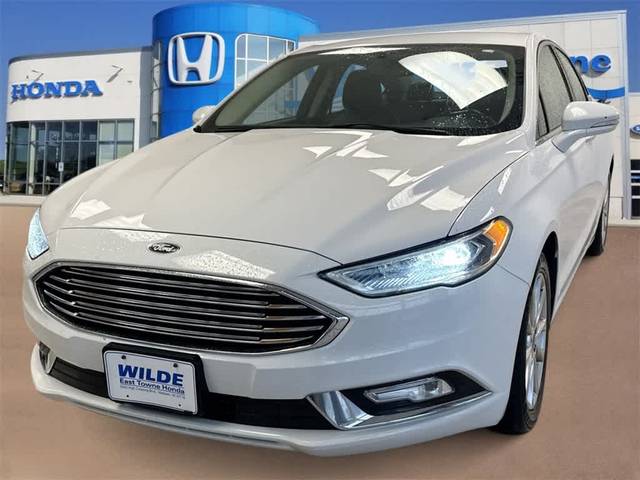 2017 Ford Fusion SE FWD photo