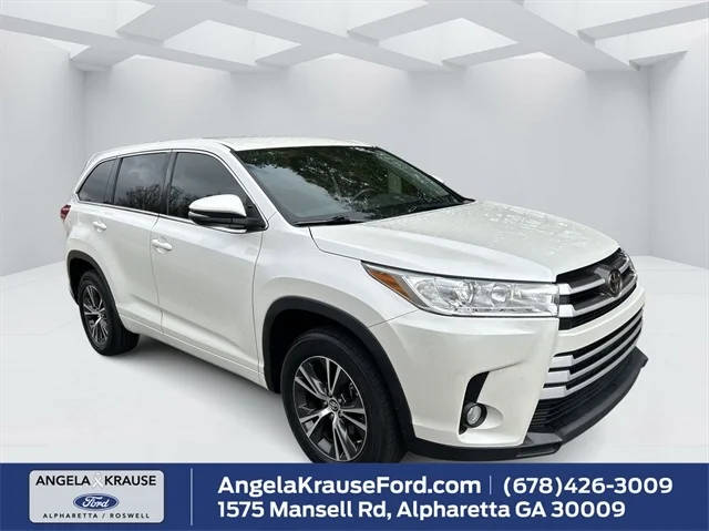 2018 Toyota Highlander LE Plus FWD photo