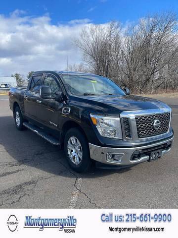 2017 Nissan Titan SV 4WD photo