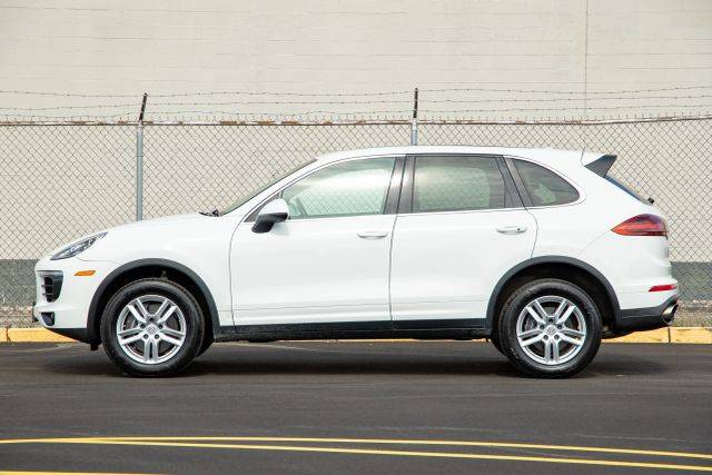 2018 Porsche Cayenne  AWD photo