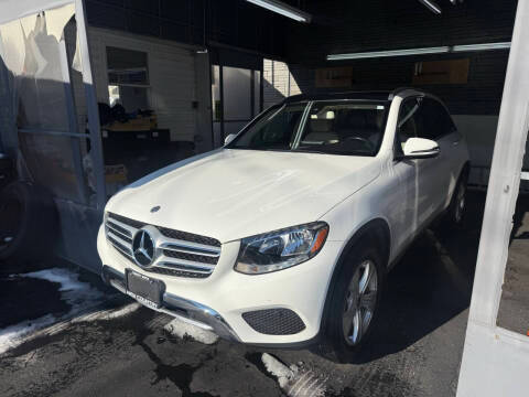 2018 Mercedes-Benz GLC-Class GLC 300 AWD photo