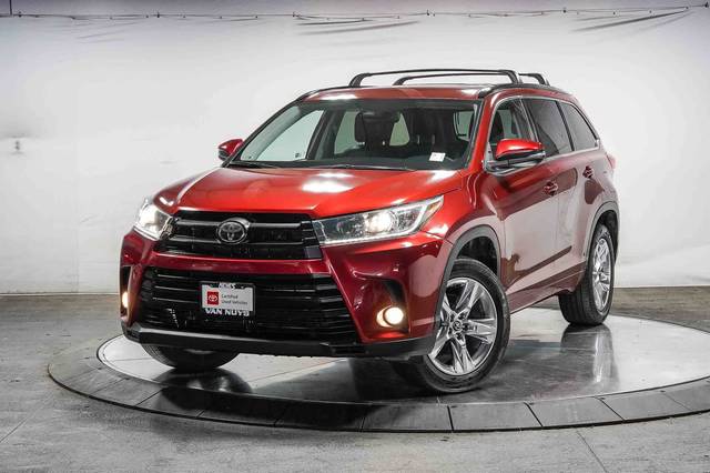 2018 Toyota Highlander SE FWD photo