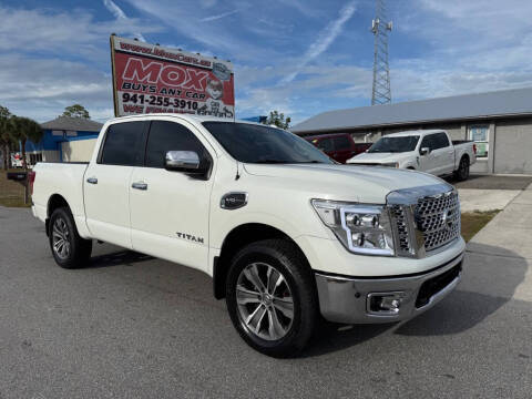 2017 Nissan Titan SL 4WD photo
