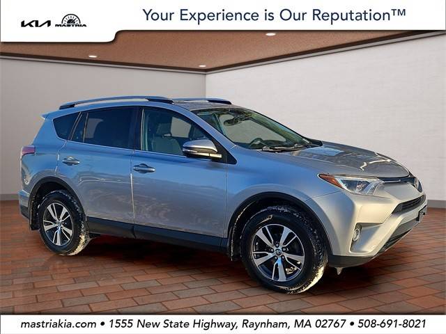 2018 Toyota RAV4 XLE AWD photo