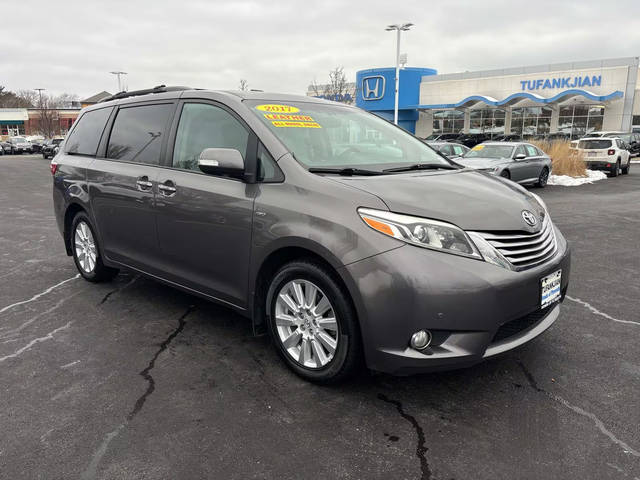 2017 Toyota Sienna Limited Premium AWD photo