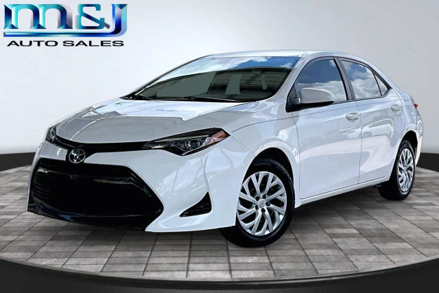 2018 Toyota Corolla LE FWD photo