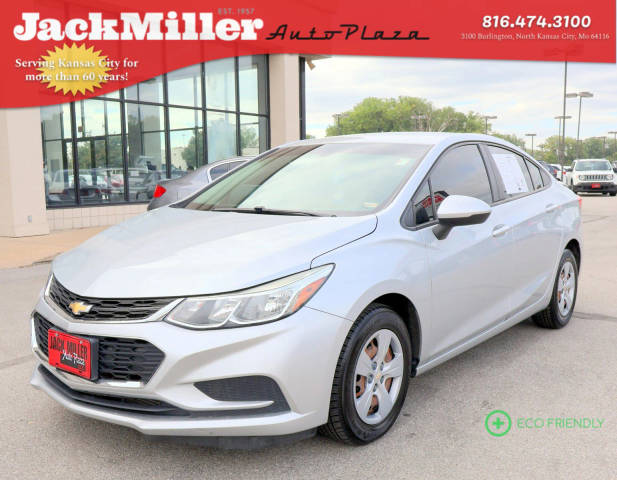 2018 Chevrolet Cruze LS FWD photo