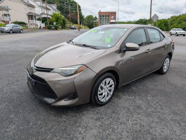2017 Toyota Corolla LE FWD photo