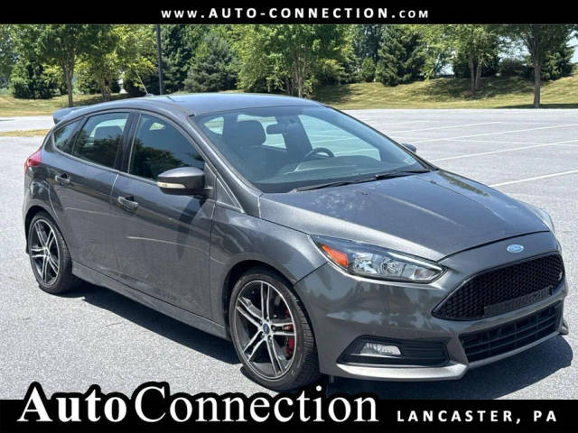 2018 Ford Focus ST FWD photo
