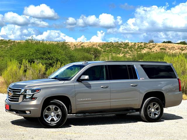 2018 Chevrolet Suburban LT 4WD photo