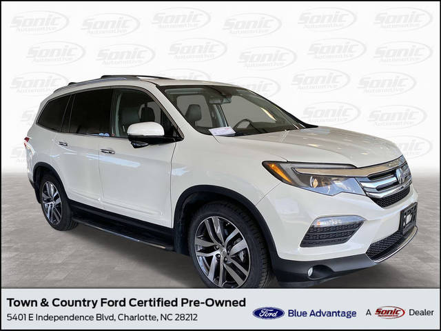 2017 Honda Pilot Touring FWD photo