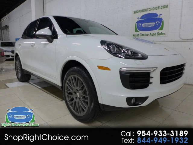 2017 Porsche Cayenne Platinum Edition AWD photo
