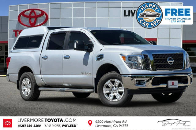 2017 Nissan Titan SV 4WD photo