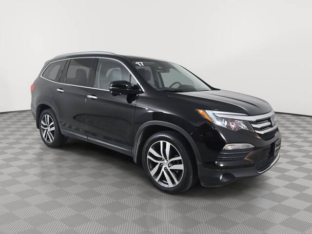 2017 Honda Pilot Touring AWD photo