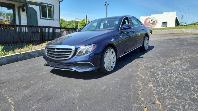 2018 Mercedes-Benz E-Class E 300 AWD photo